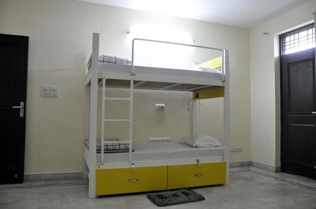 Friends Hostel Új-Delhi Kültér fotó