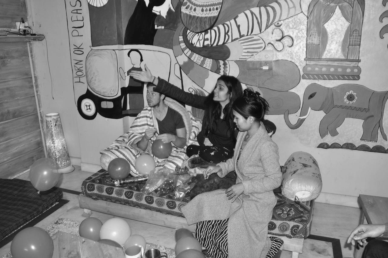 Friends Hostel Új-Delhi Kültér fotó